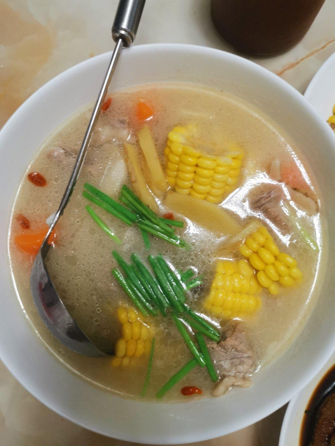 排骨玉米汤