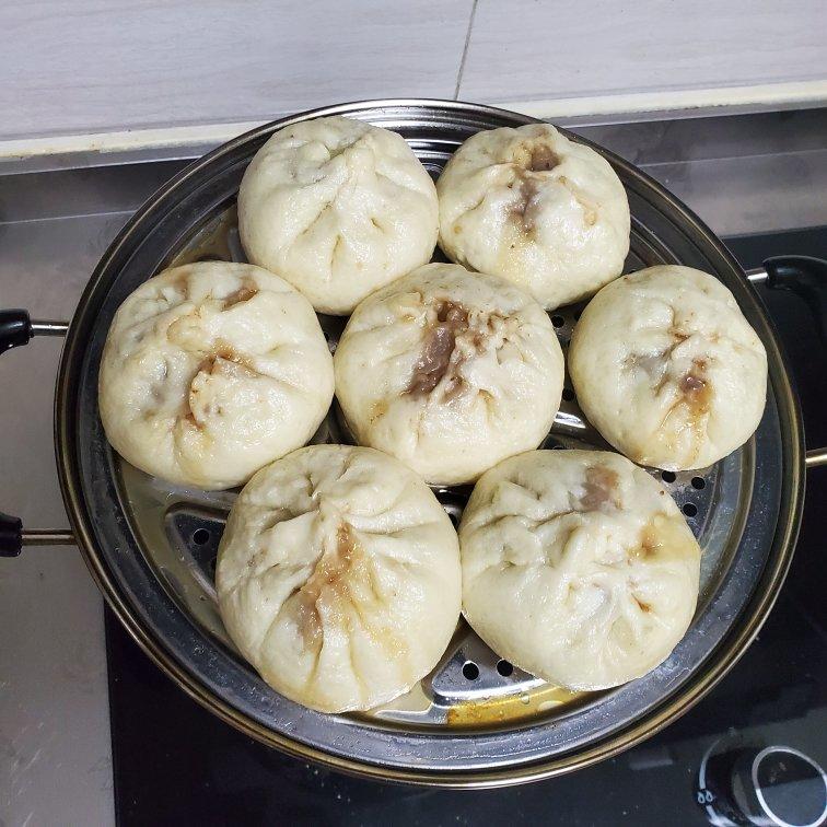 鲜美多汁的洋葱牛肉包子