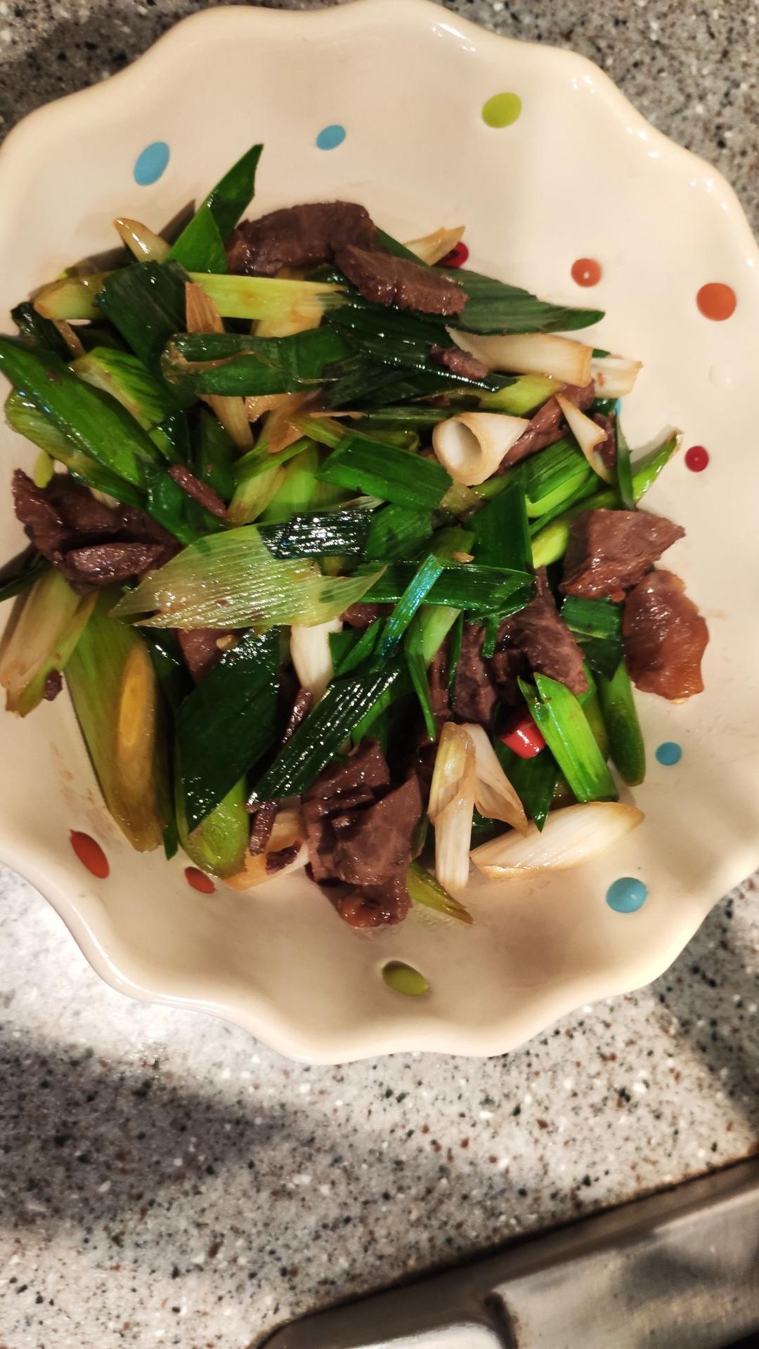 大蒜炒卤牛肉