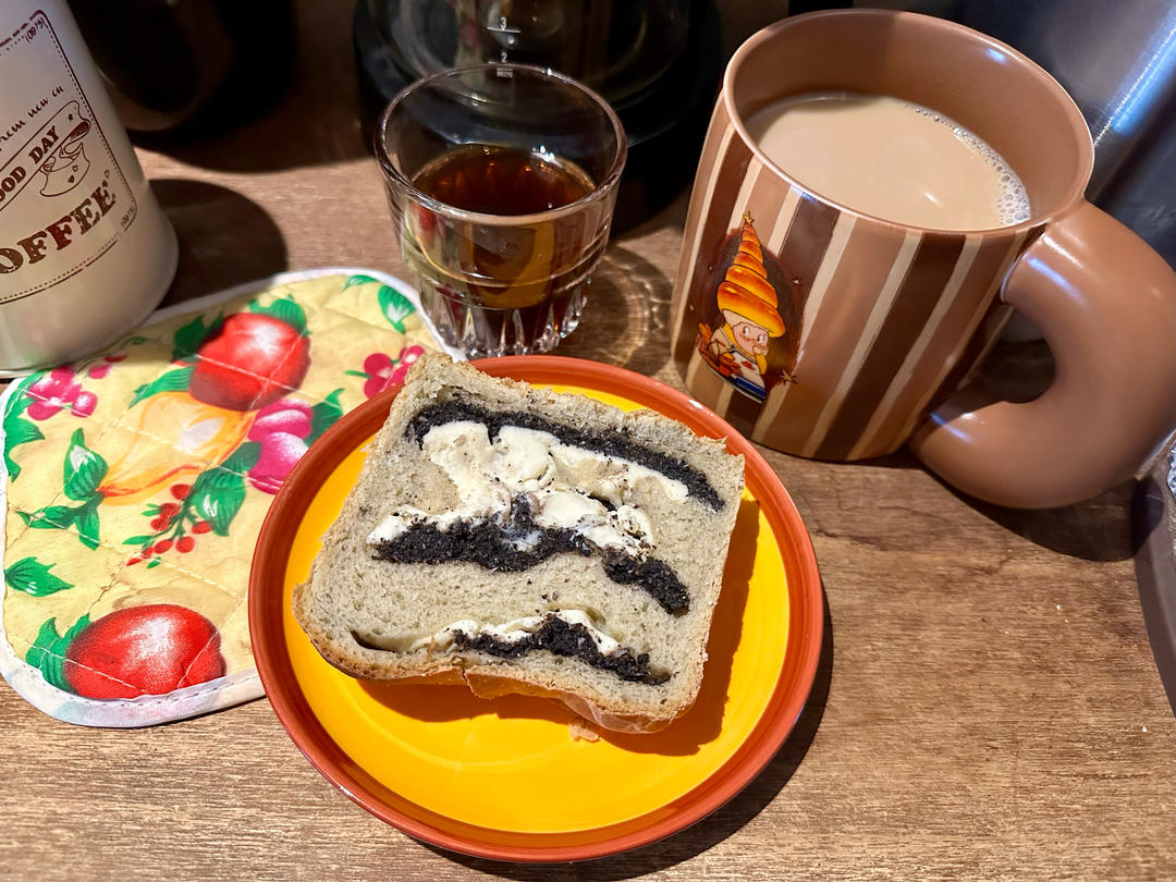 黑芝麻奶酪吐司🍞