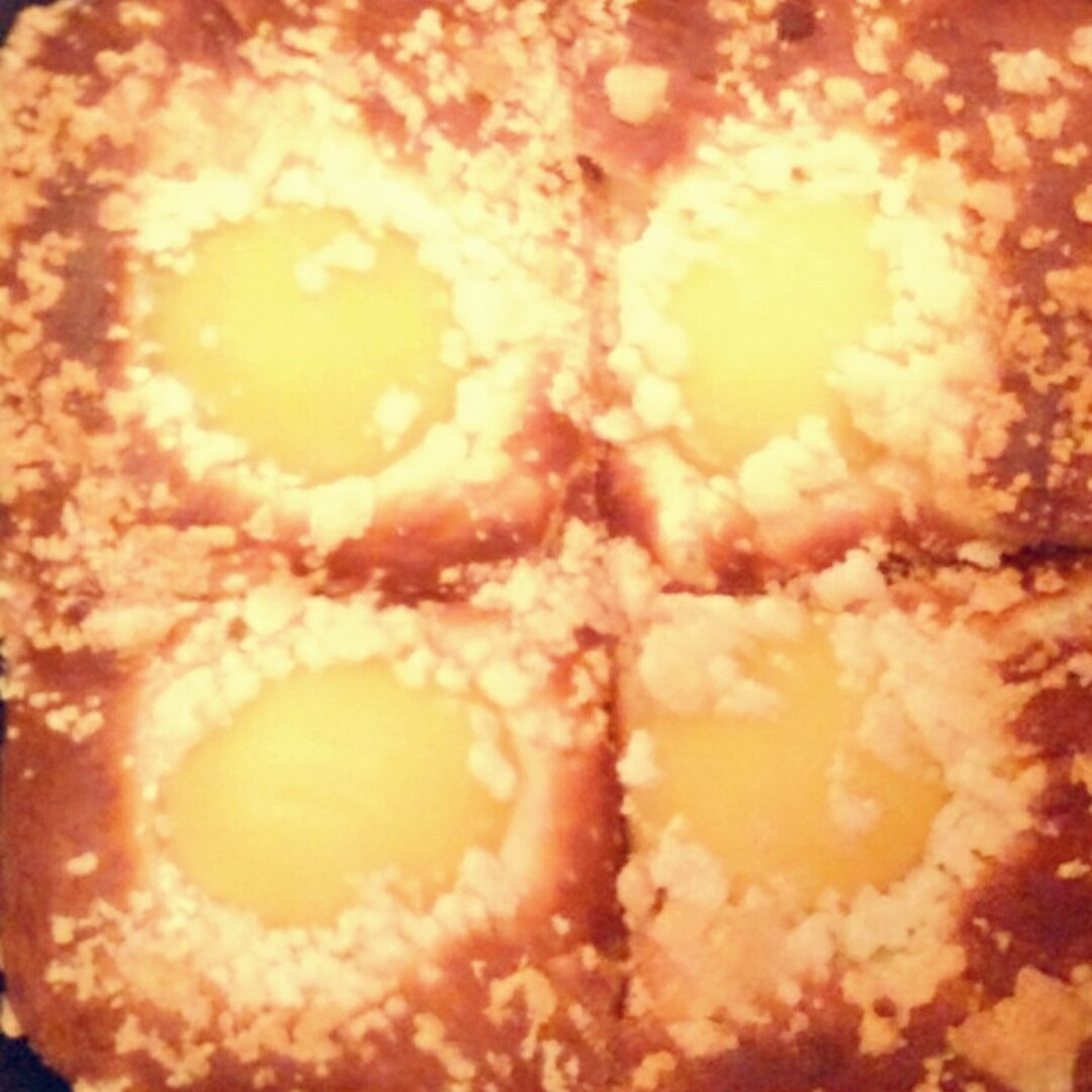 黄桃酥粒面包
