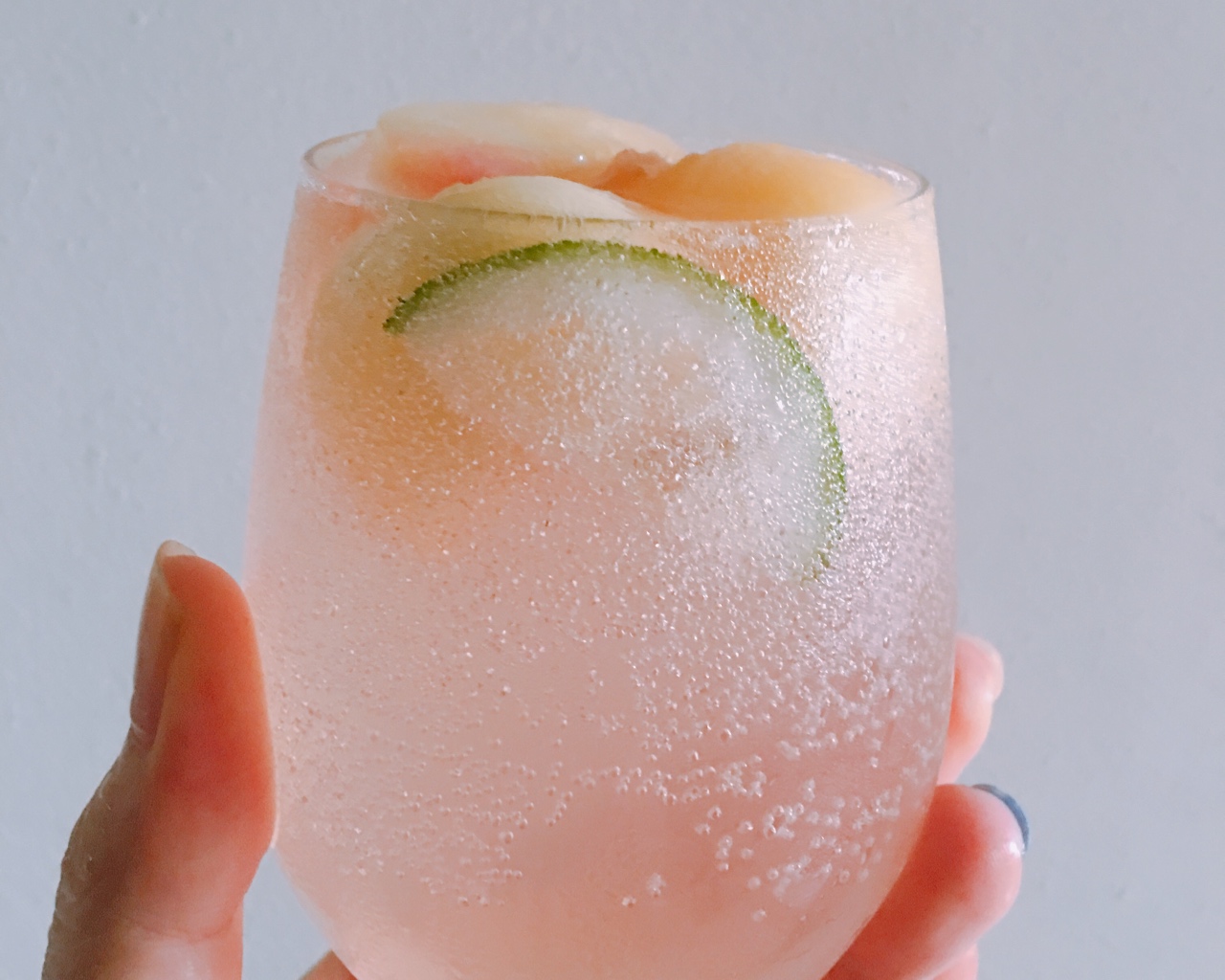 【饮品】夏日桃子苏打🍑的做法
