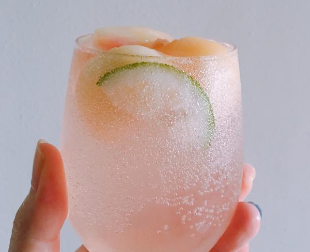【饮品】夏日桃子苏打🍑的做法