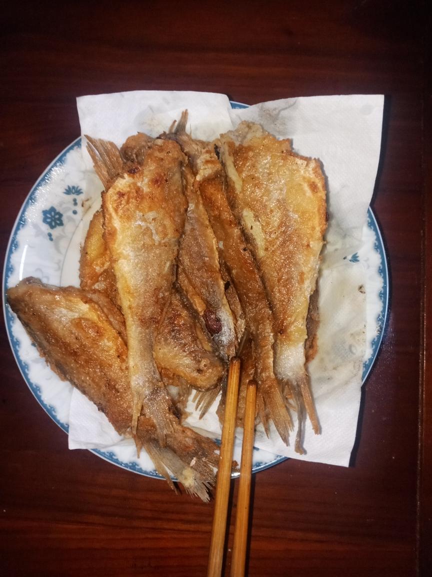 油炸小黄鱼