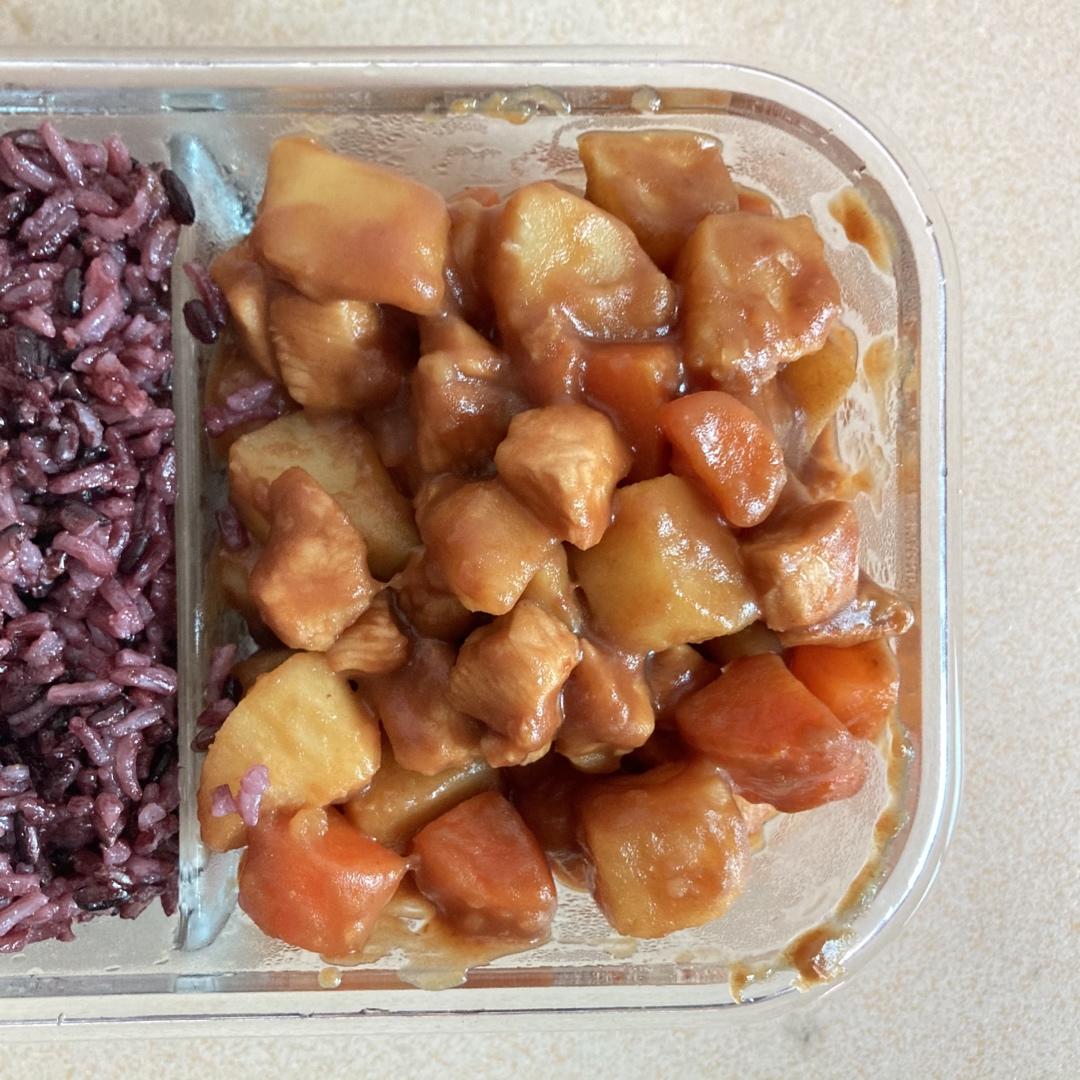 土豆胡萝卜炖鸡胸肉
