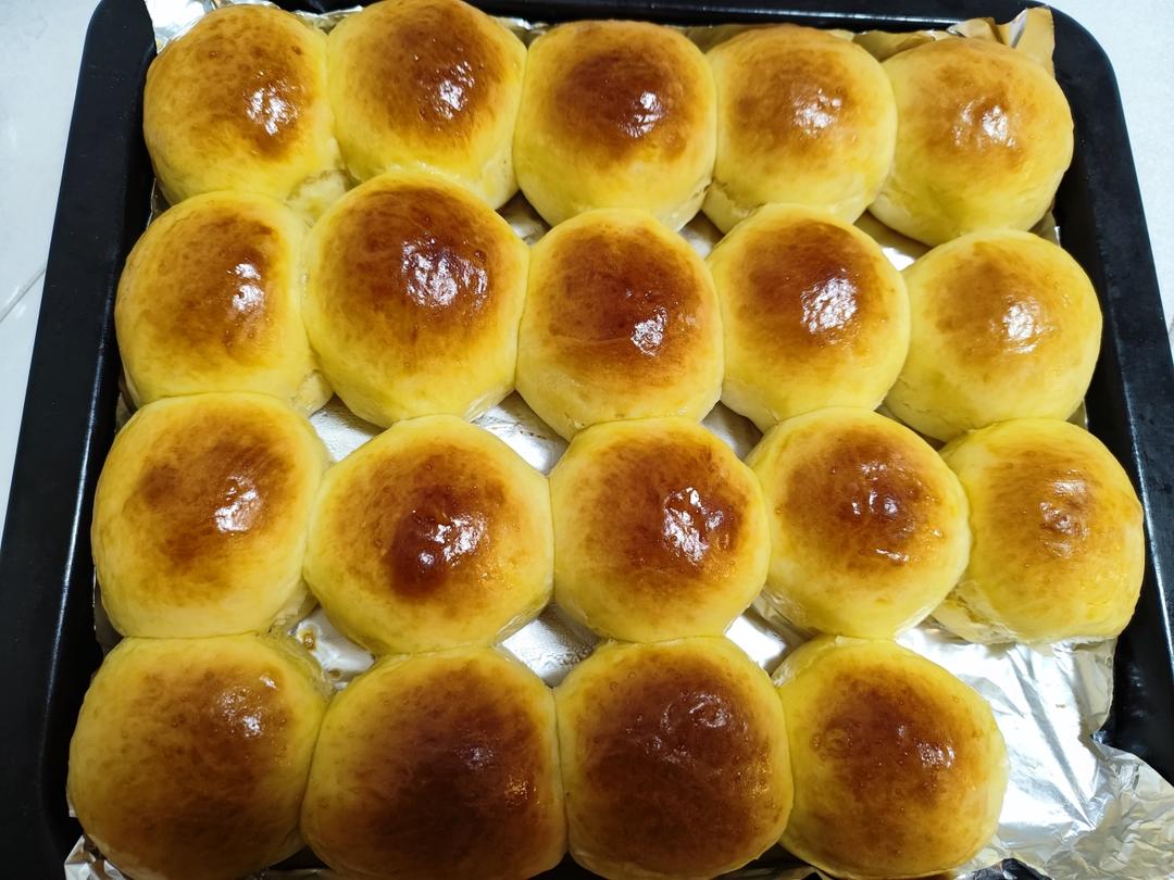 山姆同款黄油餐包，超简单在家就能复刻，卡白办了！