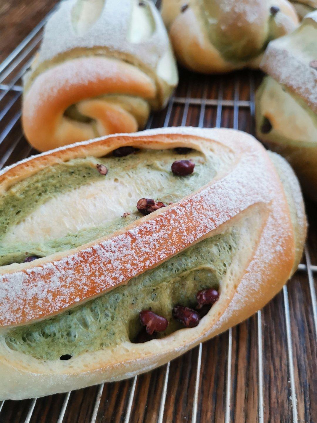 抹茶双色哈斯面包，红豆欧包