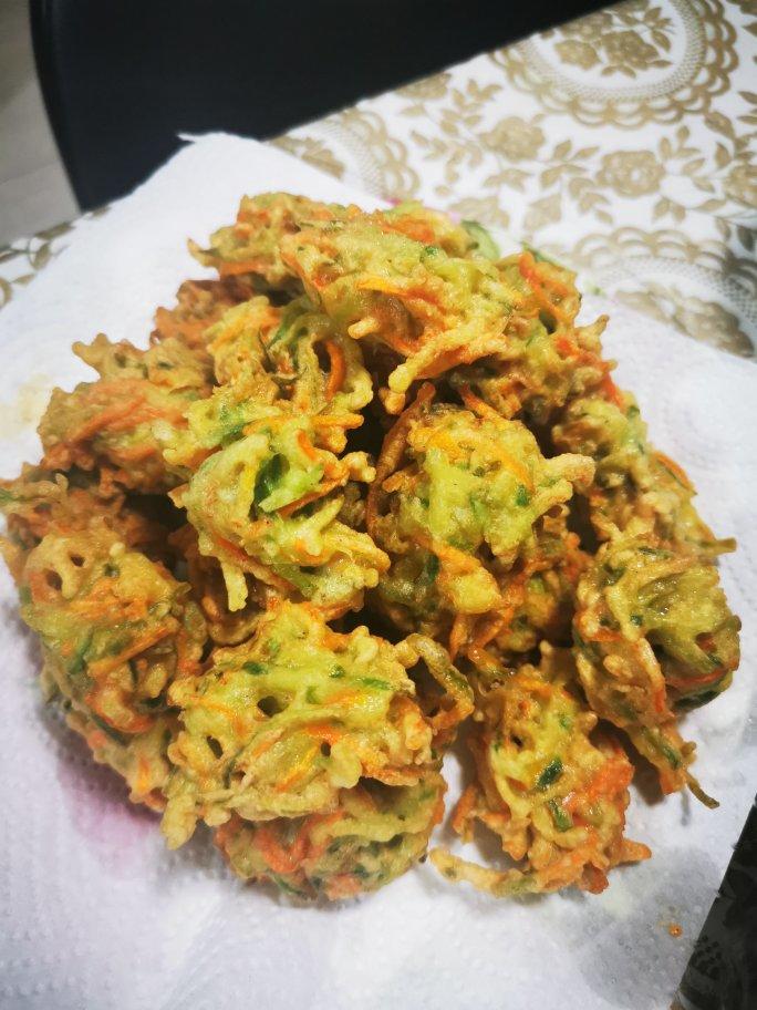 炸萝卜丝丸子
