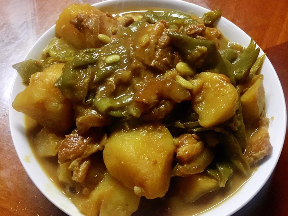 五花肉土豆炖豆角的做法