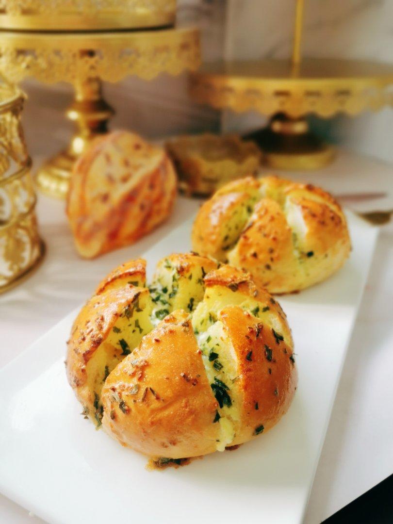 火爆韩国街头の奶油蒜香包~蒜香四溢邻家小孩馋哭了的面包