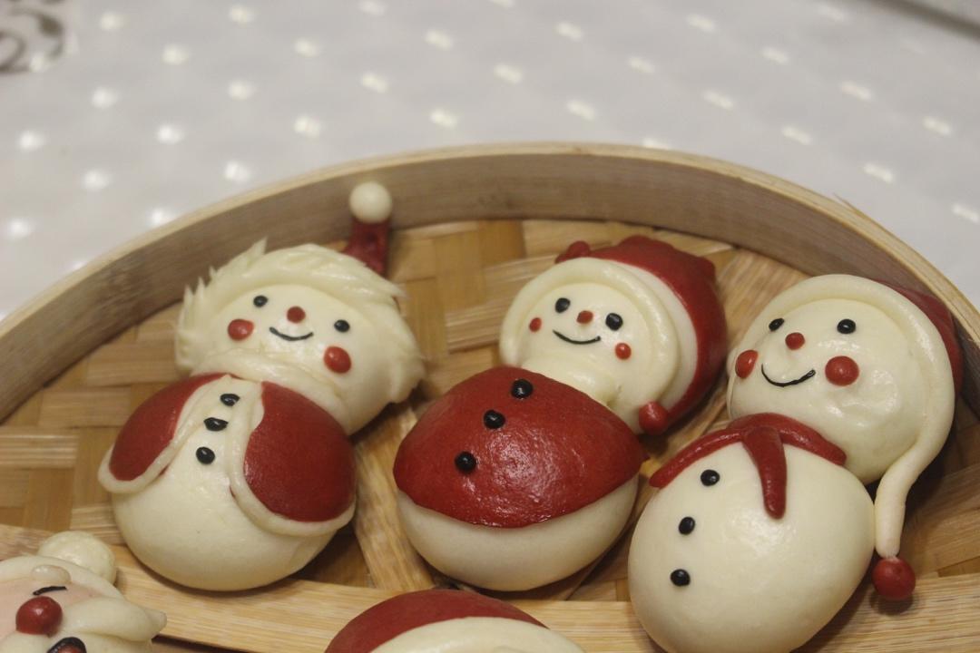 圣诞雪人卡通馒头系列（三）~带红斗篷的雪人