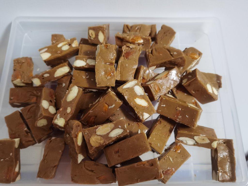 消耗奶油大户—-少糖版坚果咸焦糖太妃糖（含操作小视频）