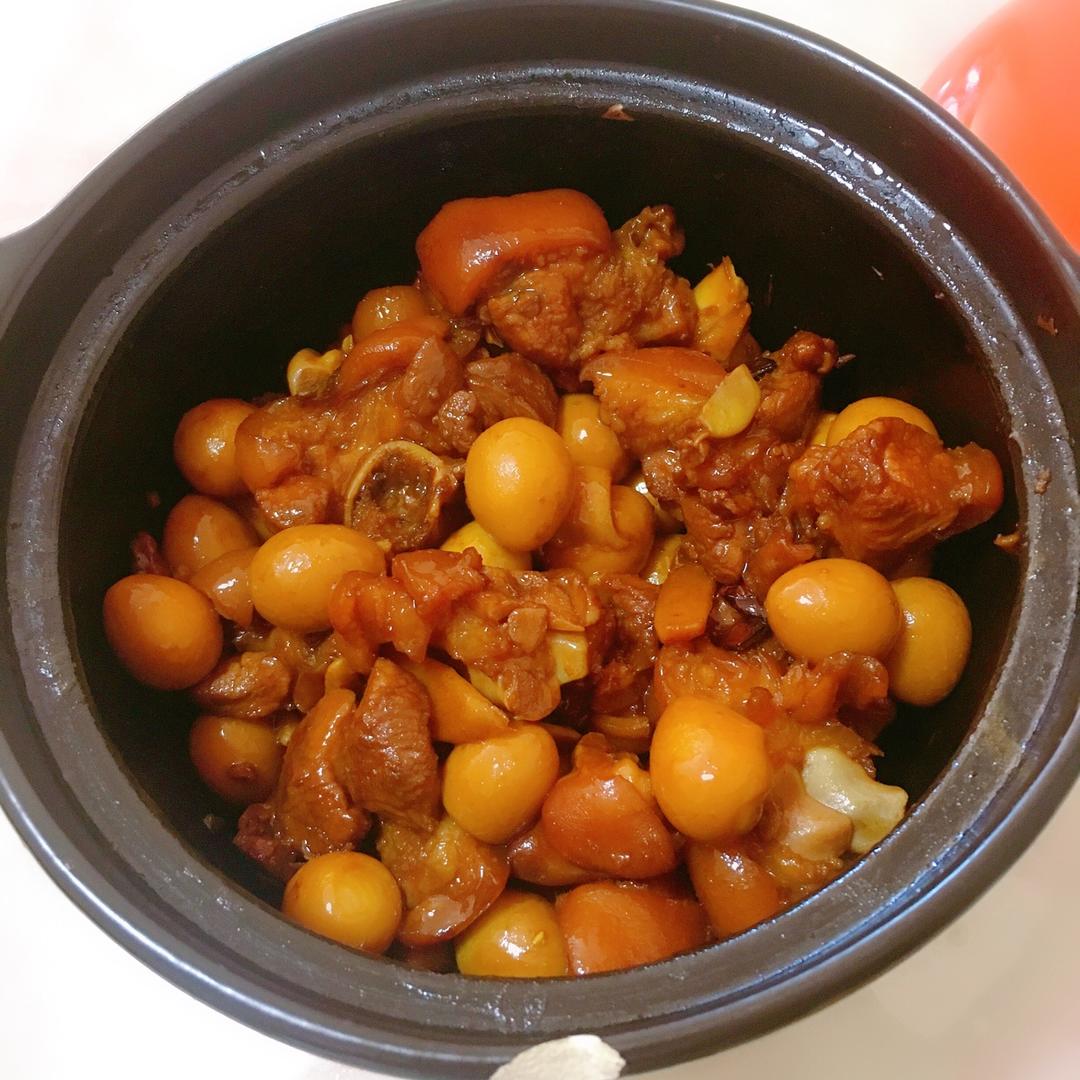 加了鹌鹑蛋后，这盘红烧肉，美味的逆天啦——鹌鹑蛋烧肉（孔瑶食谱）