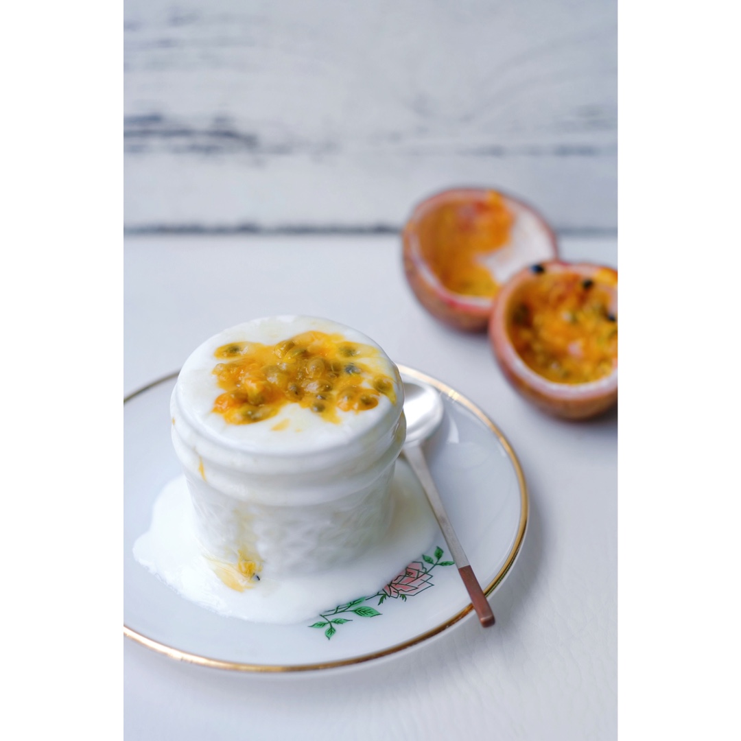 百香果酸奶意式奶冻<Passionfruit Yogurt Panna Cotta>
