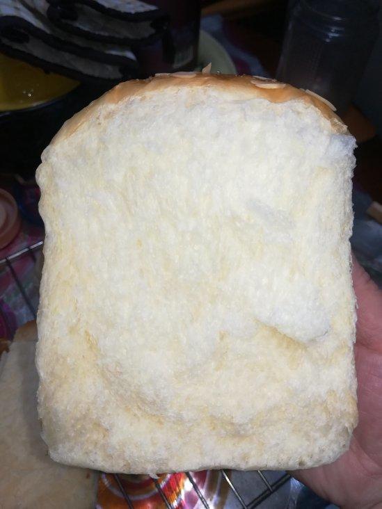 两条超级软的甜甜吐司