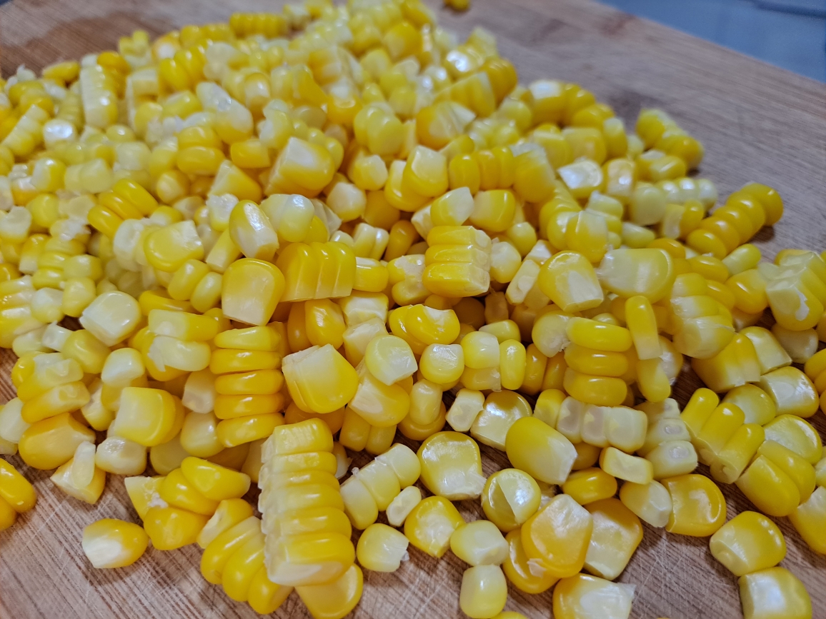 巧剥玉米粒的做法