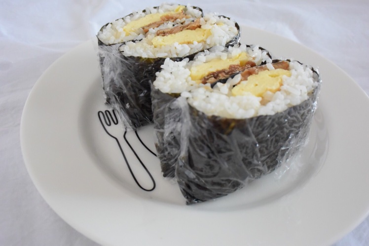 不用捏的饭团(おにぎらず)