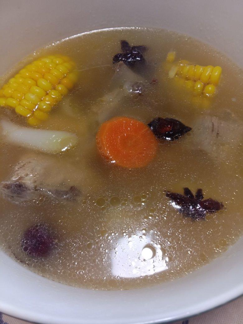 排骨玉米汤