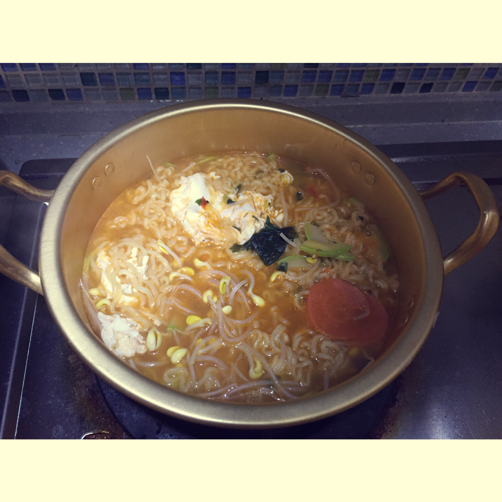 满足食欲的深夜秘密 森系浓香泡面