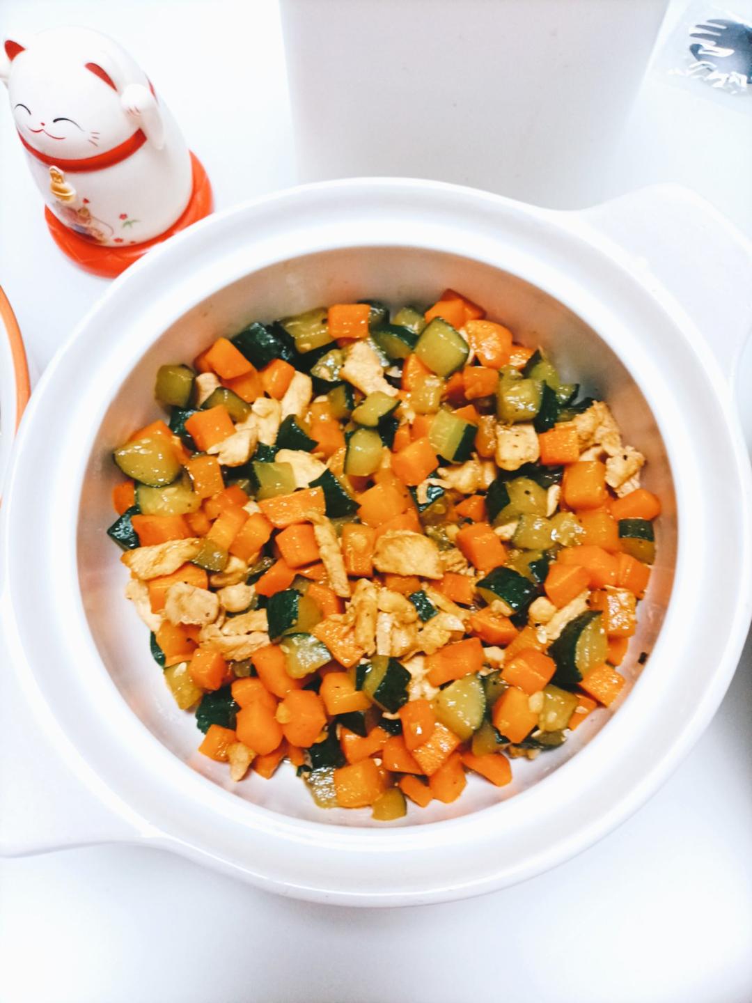 低脂低卡‼️好吃不胖的黄瓜胡萝卜炒鸡丁