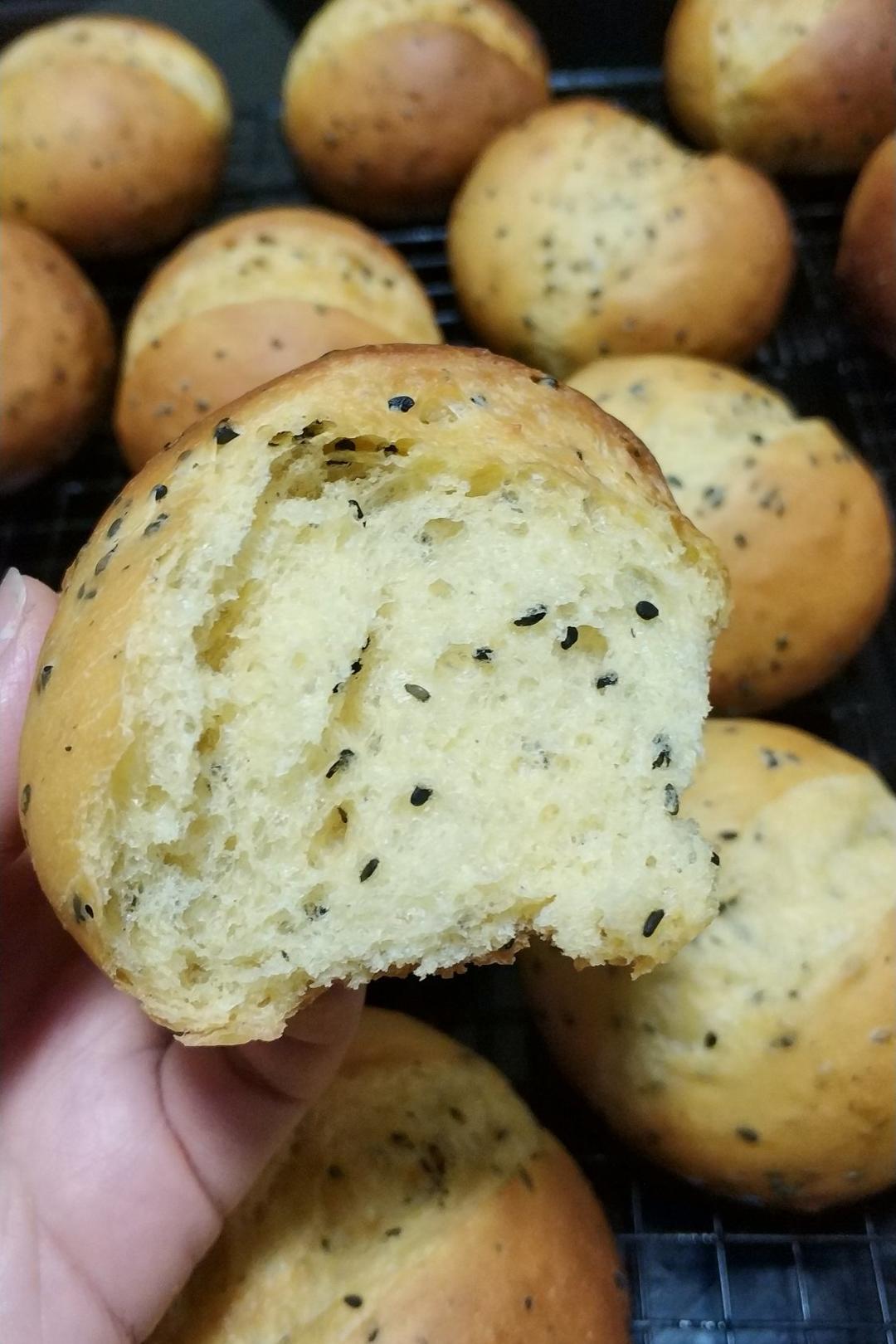 红薯黑芝麻面包球