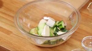 Shrimp Avocado Salad Recipe 牛油果鲜虾沙拉 by Cooking With Dog的做法 步骤11
