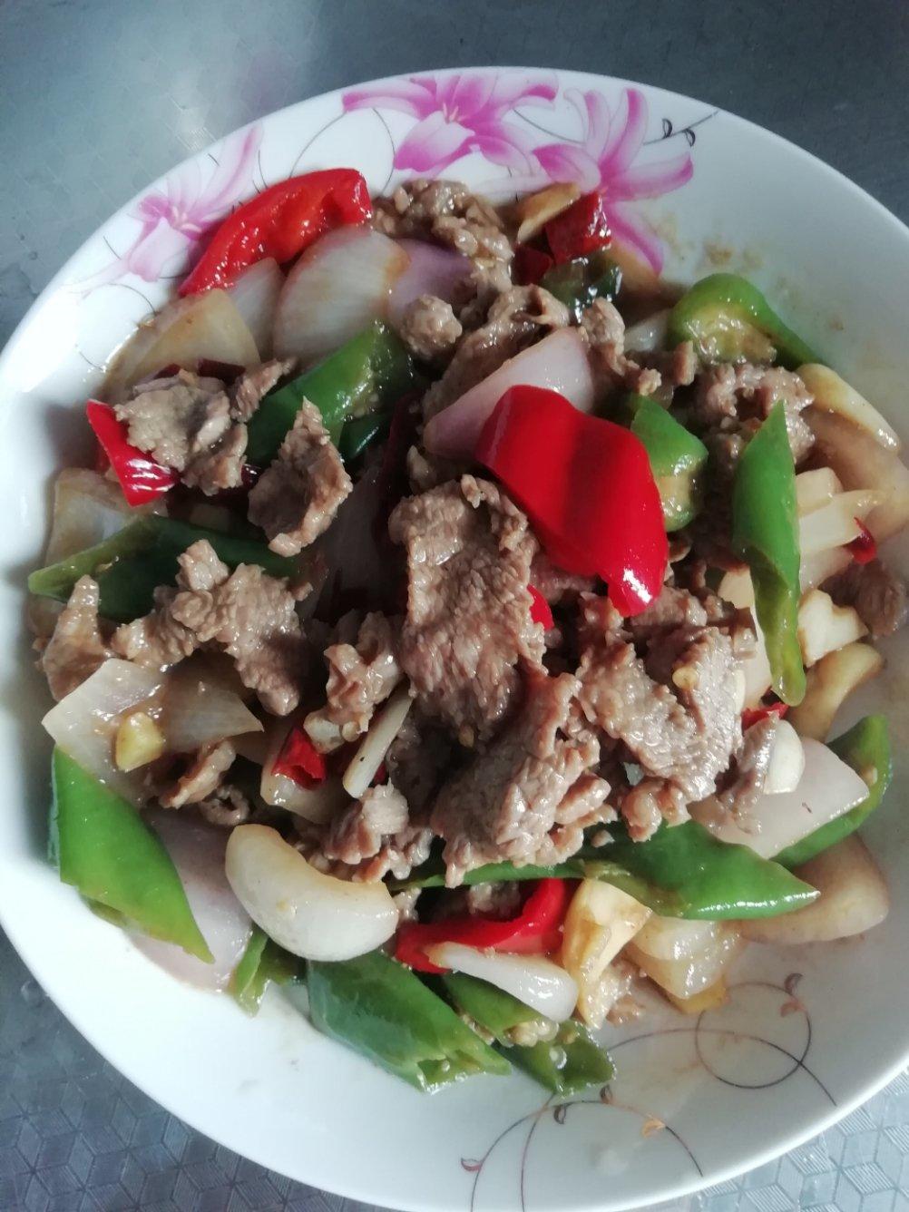 洋葱青椒炒肉