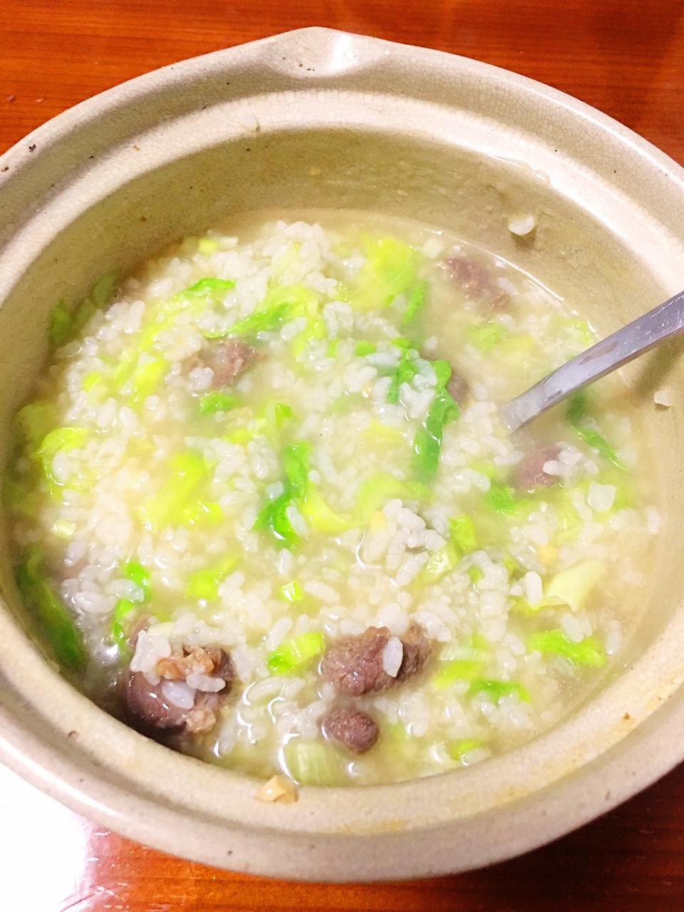 广式生菜丝牛肉粥