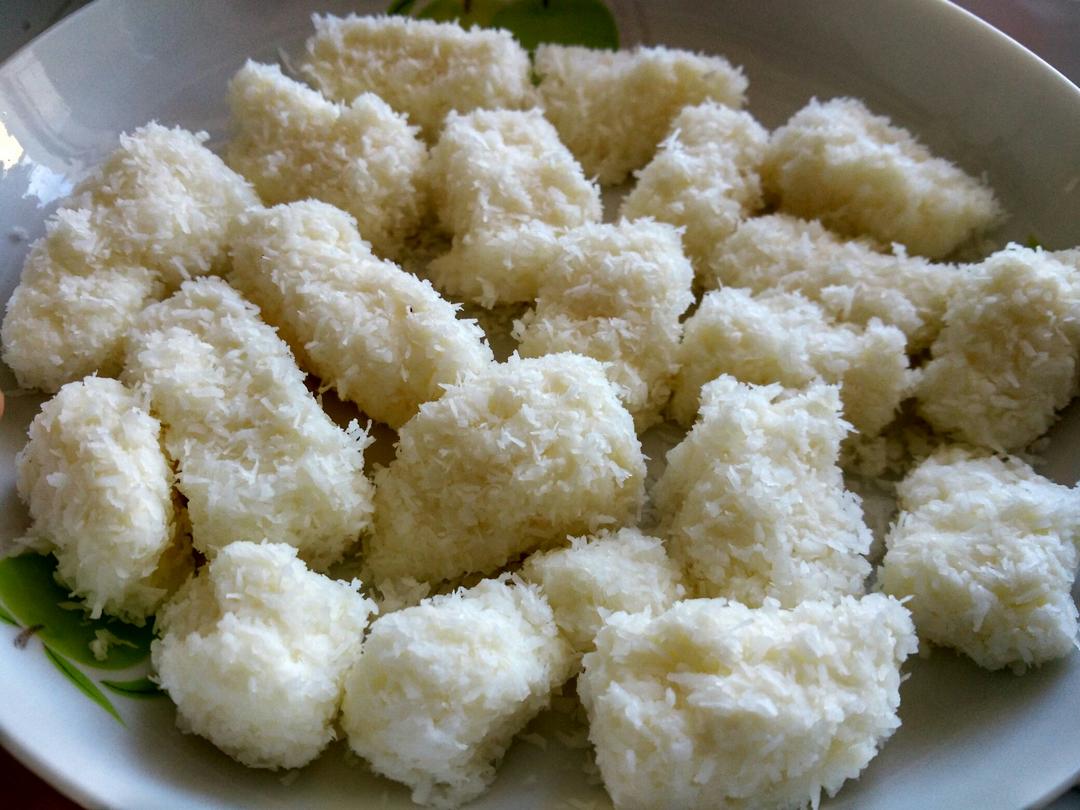 椰丝牛奶小方糕