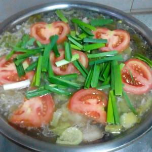 酸菜蹄髈火锅的做法 步骤9