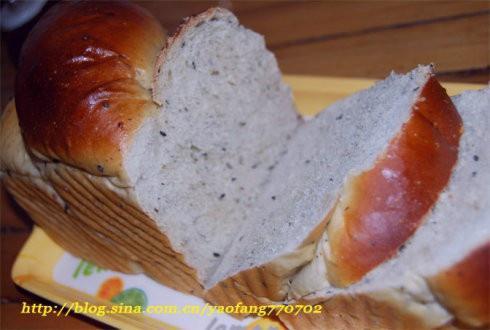 芝麻香蕉吐司的做法