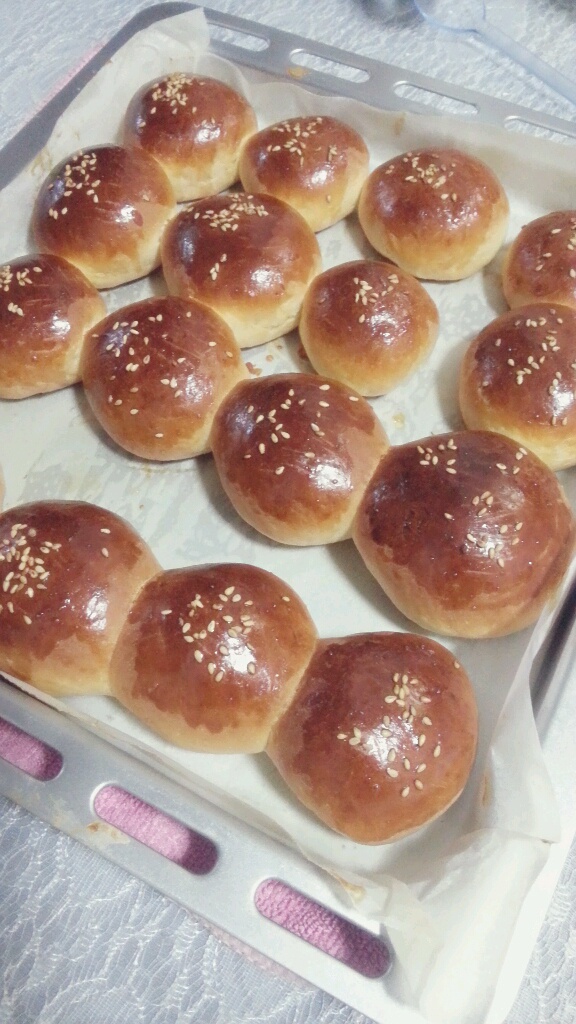 大人小孩都爱不释口的【蜂蜜牛奶小餐包】