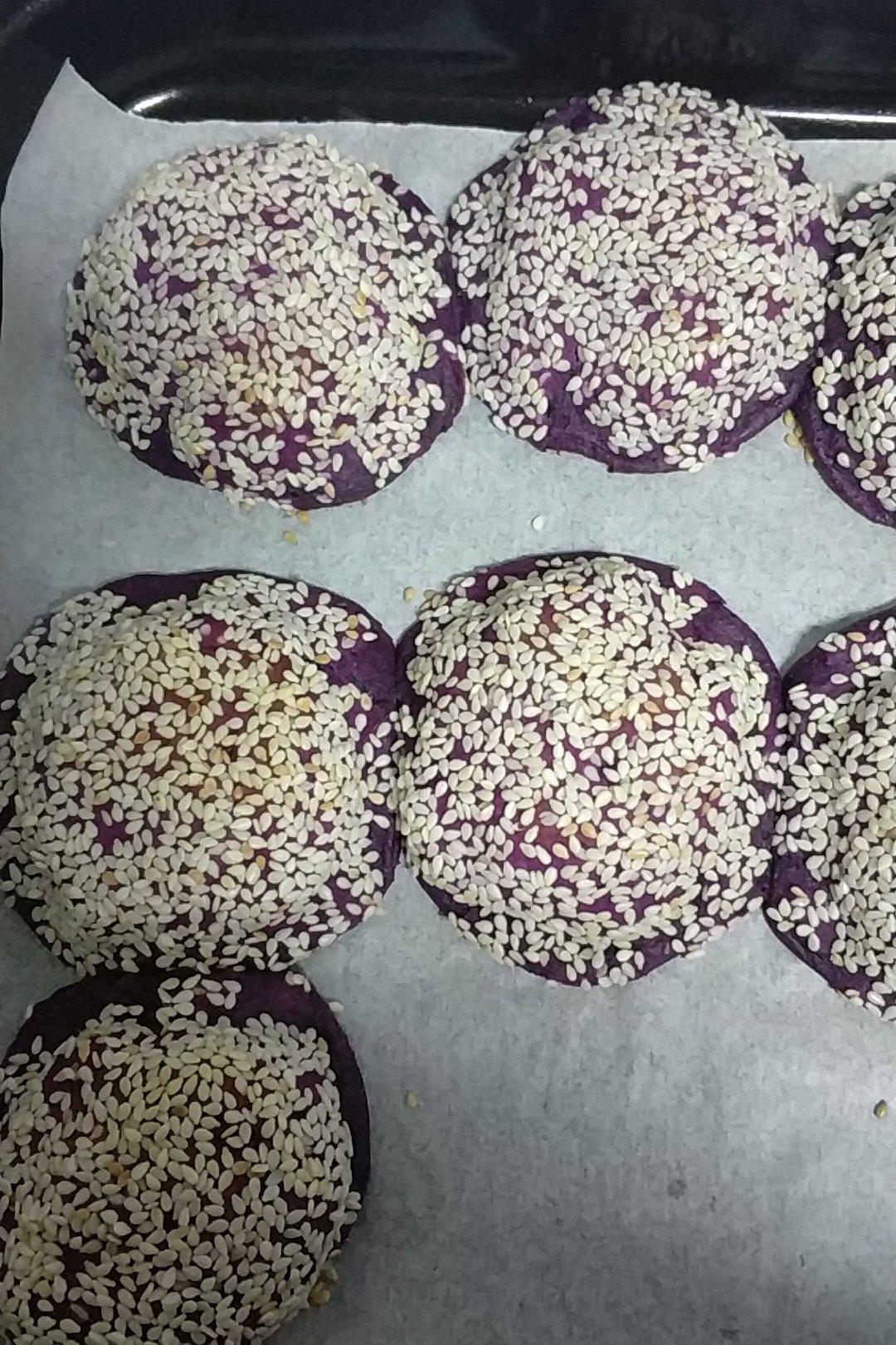紫薯芝麻饼