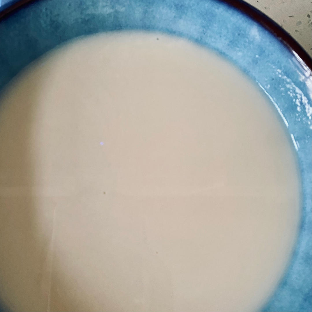 简单美味的自制椰奶，椰青喝完再利用(附取椰肉技巧)