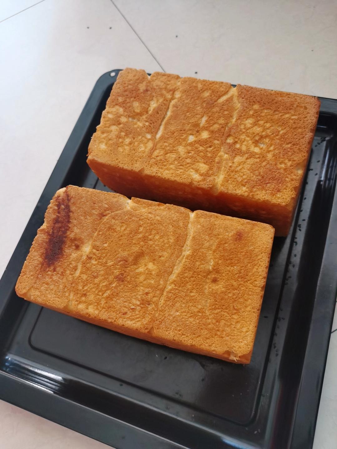 顶级黄金椰蓉吐司