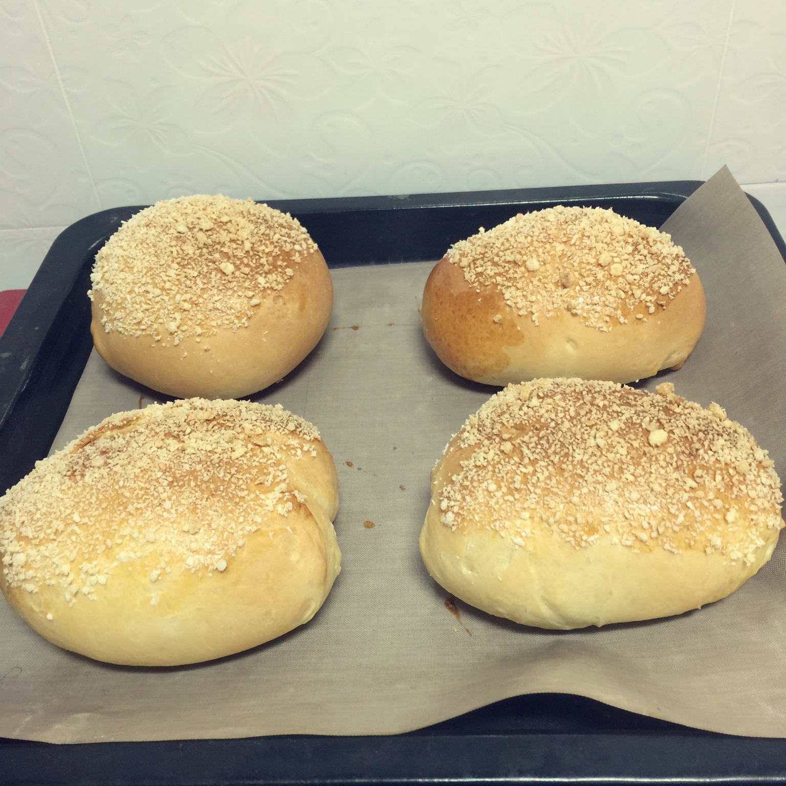 汤种椰蓉酥粒面包