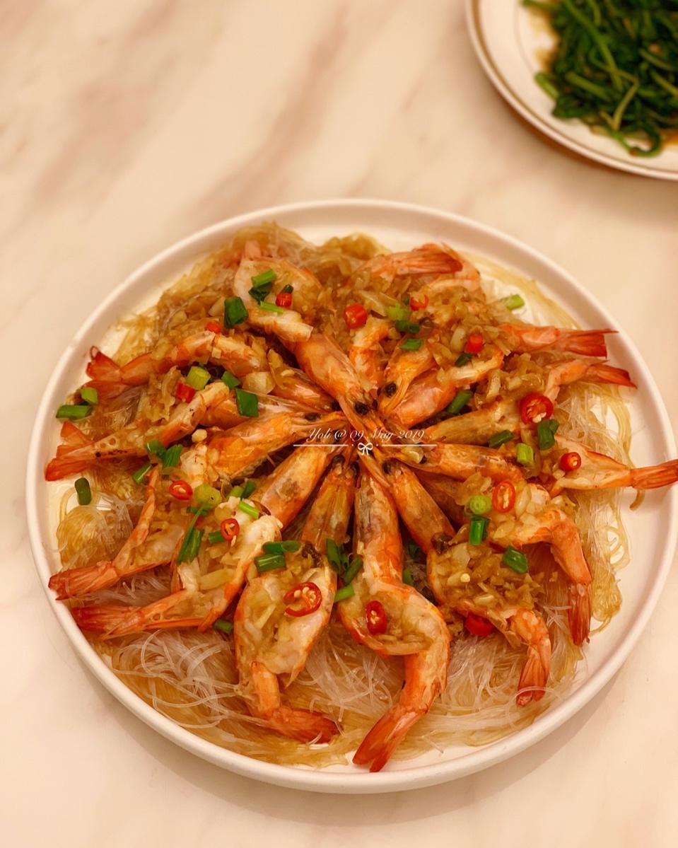 【蒜蓉粉丝蒸虾】