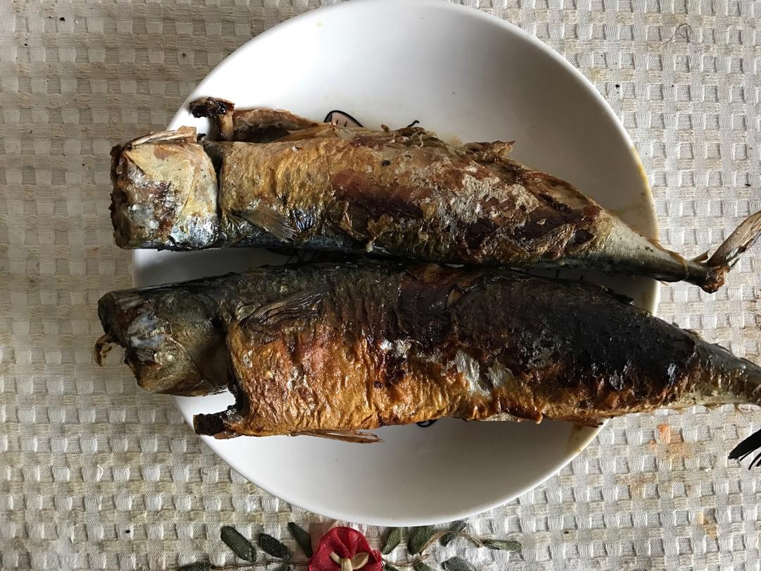 煎秋刀鱼