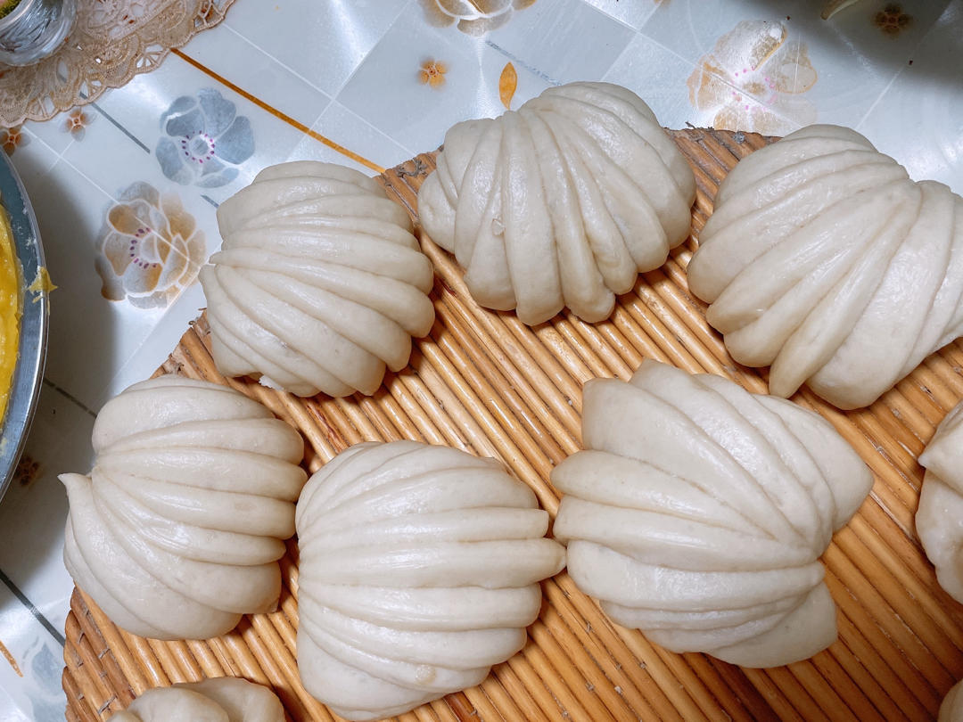 敏宝biu做的造型漂亮做法超简单的花卷馒头