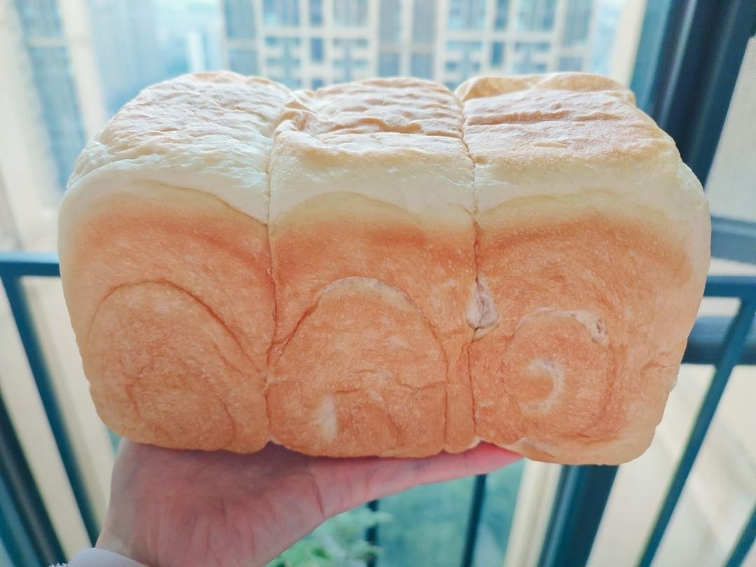 软到拿不起来的生吐司