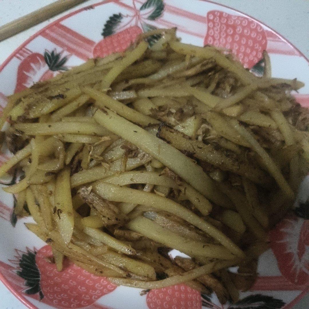 胡萝卜土豆炒肉