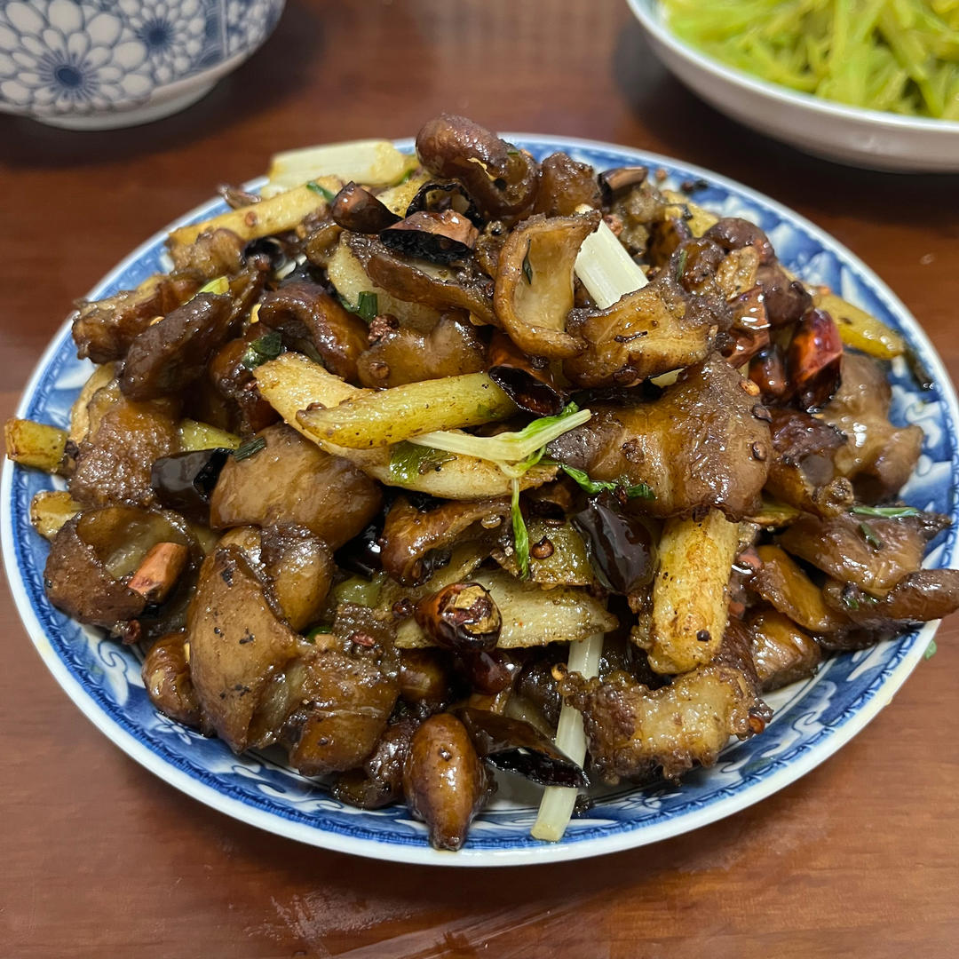 无敌香辣家常下饭菜🌶️【干煸肥肠】