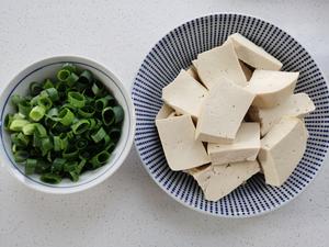 简单又美味的烧豆腐的做法 步骤1