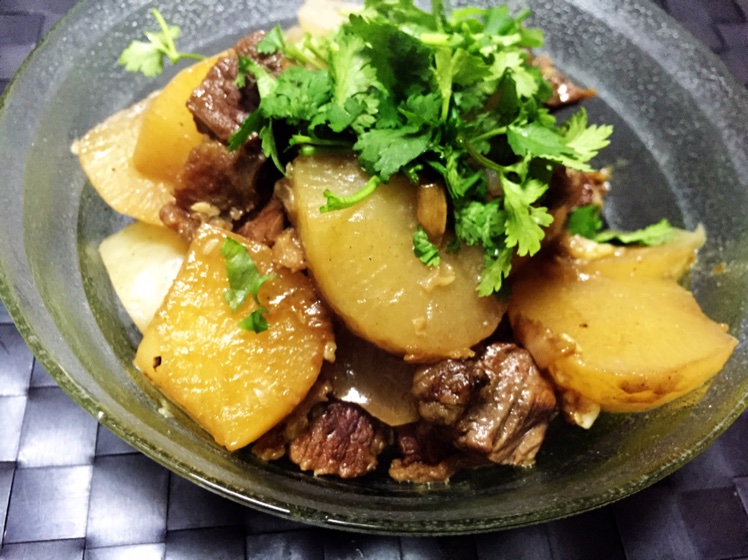 牛肉炖萝卜