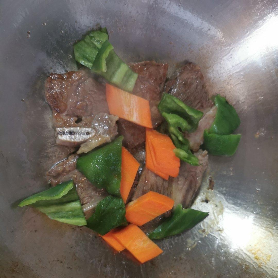 香煎牛仔骨🐂