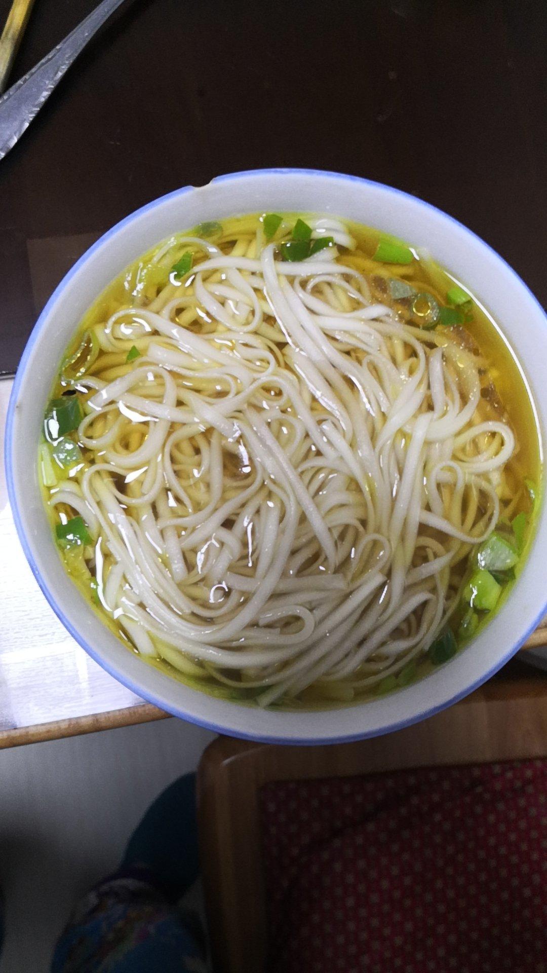 十分钟搞定的热汤面