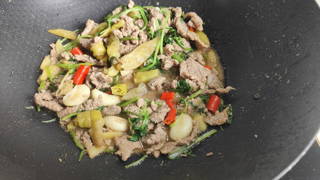 小炒黄牛肉，肉嫩味香！太好吃了简直是米饭杀手！