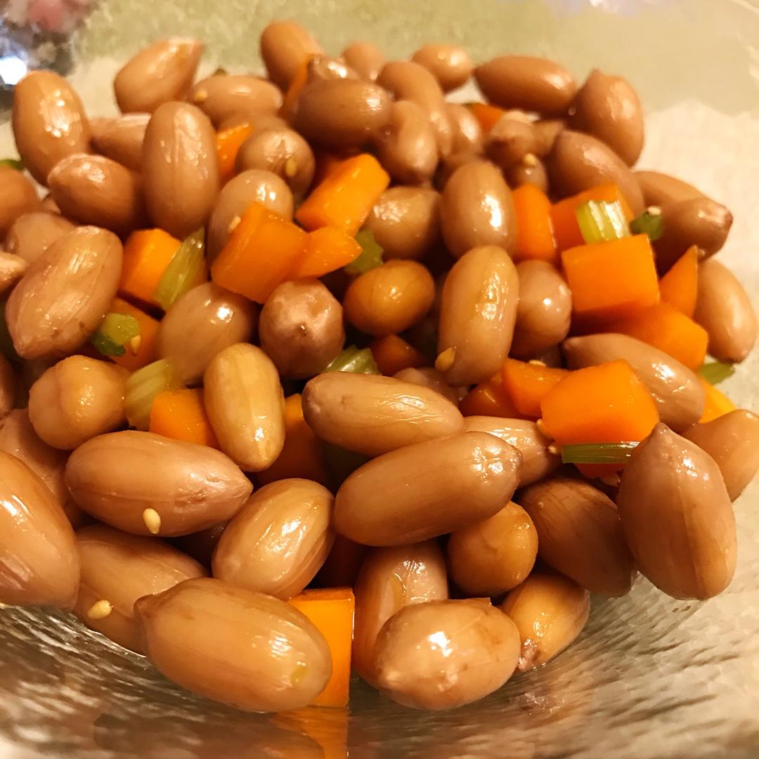 凉拌芹菜花生米胡萝卜