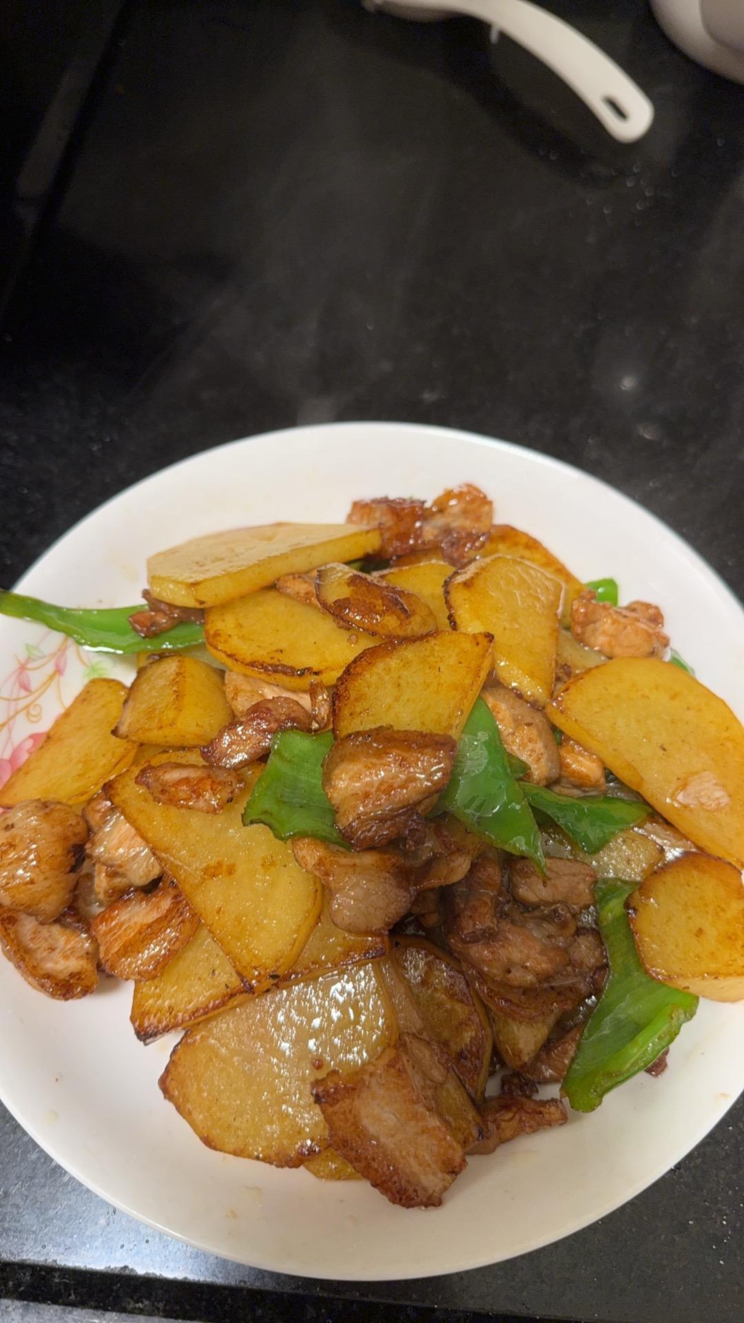 五花肉干煎土豆