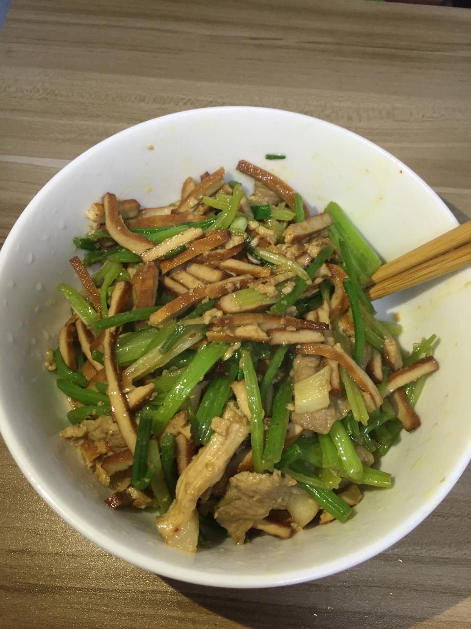 青蒜炒豆干